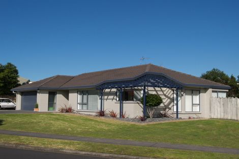 Photo of property in 30 Matterhorn Crescent, Northpark, Auckland, 2013
