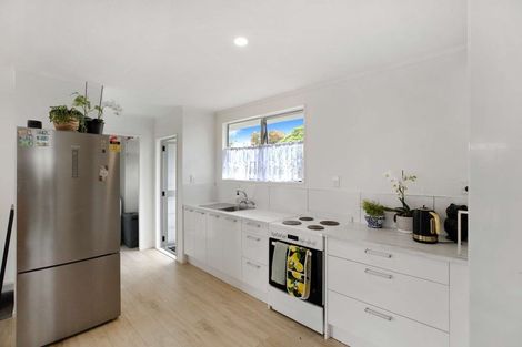 Photo of property in 1/26 Te Moau Avenue, Parakai, 0830