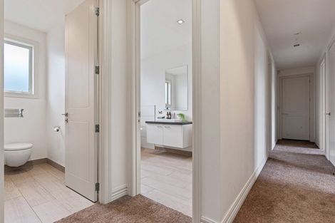 Photo of property in 6 York Terrace, Riverhead, 0820