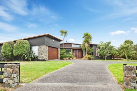 Photo of property in 12 Montgomery Crescent, Kinloch, Taupo, 3377