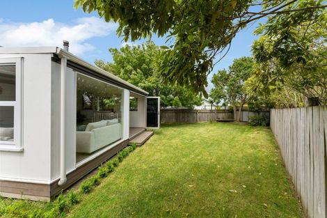 Photo of property in 19 Peppertree Glade, Kelvin Grove, Palmerston North, 4414