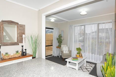 Photo of property in 2/30 Union Street, Papakura, 2110