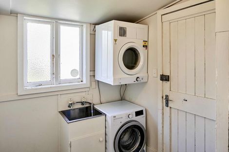 Photo of property in 4 Prince Street, Mount Victoria, Wellington, 6011