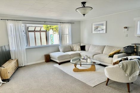 Photo of property in 10 Wayside, Miramar, Wellington, 6022