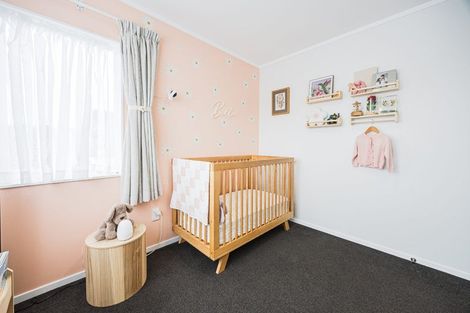 Photo of property in 55 Triangle Road, Massey, Auckland, 0614