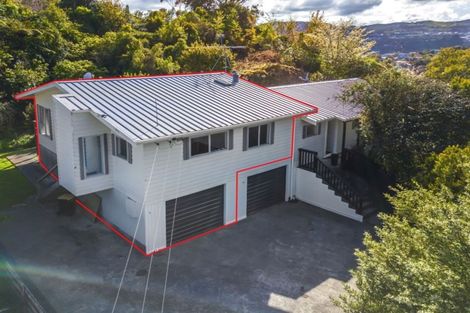 Photo of property in 5 Julia Place, Tawa, Wellington, 5028