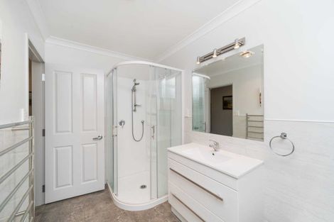 Photo of property in 3 Astelia Court, Milson, Palmerston North, 4414