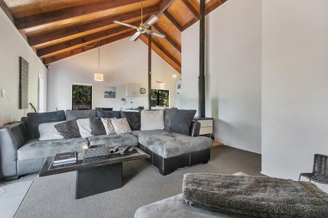 Photo of property in 24 Claverdon Drive, Massey, Auckland, 0614