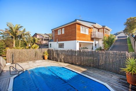 Photo of property in 6 Cayman Place, Unsworth Heights, Auckland, 0632