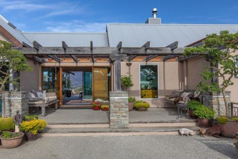Photo of property in 1 Peak View Ridge, Wanaka, 9305