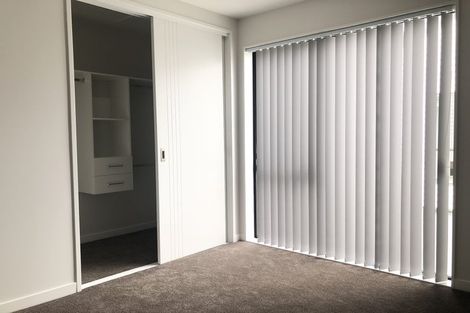 Photo of property in 2/21 Akoranga Drive, Northcote, Auckland, 0627