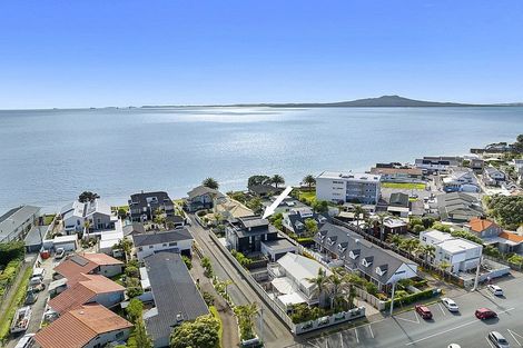 Photo of property in 9 Craig Road, Milford, Auckland, 0620