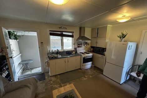 Photo of property in 15 Savage Crescent, West End, Palmerston North, 4412