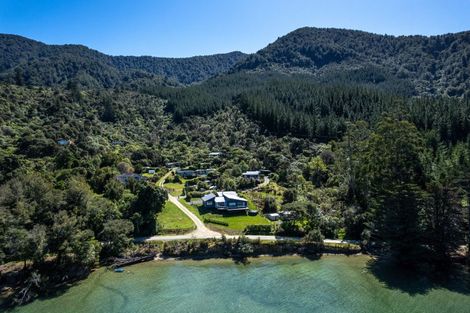 Photo of property in 7102 Kenepuru Road, Raetihi, Picton, 7282