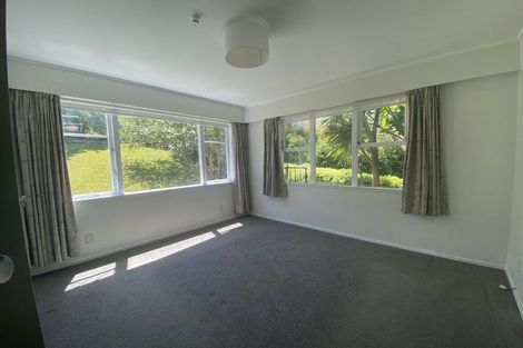 Photo of property in 83 Sunset Road, Totara Vale, Auckland, 0632
