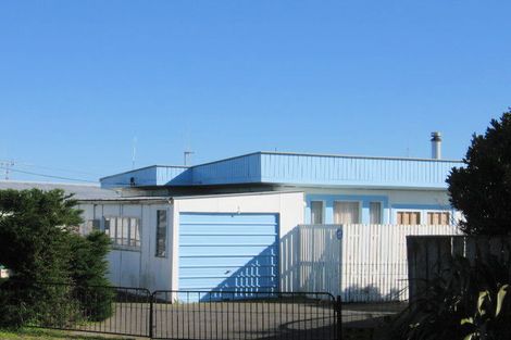 Photo of property in 5 Andresen Street, Foxton Beach, Foxton, 4815