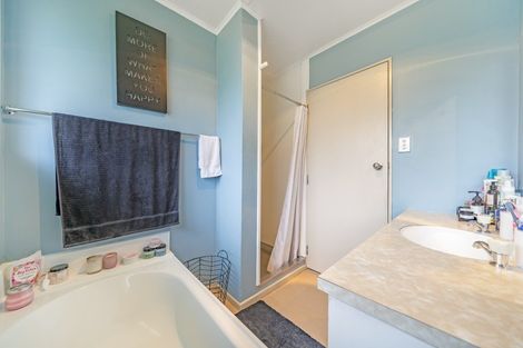 Photo of property in 44b Cruickshank Road, Clouston Park, Upper Hutt, 5018