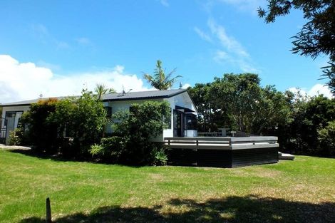 Photo of property in 138 Waimaire Avenue, Matarangi, Whitianga, 3592