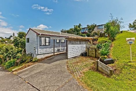 Photo of property in 1/1 Cheval Drive, Totara Vale, Auckland, 0629