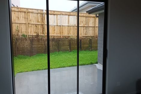 Photo of property in 8 Pouate Way, Waiuku, 2123