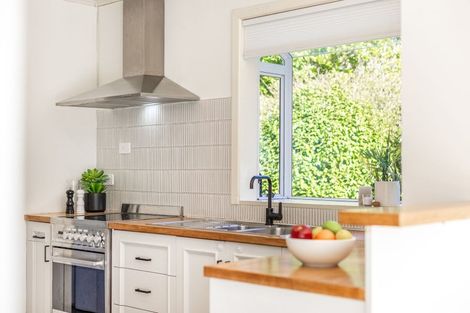 Photo of property in 22 Kaitawa Crescent, Paraparaumu, 5032