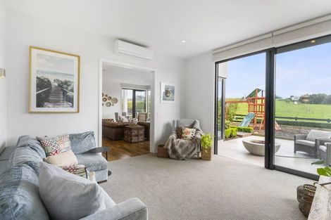 Photo of property in 38 Hawthorne Lane, Kingseat, Papakura, 2580