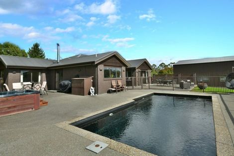 Photo of property in 648 Kahikatea Flat Road, Waitoki, Kaukapakapa, 0871