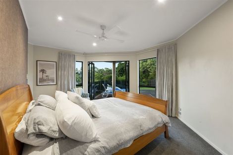 Photo of property in 8 Almond Grove, Greenhithe, Auckland, 0632