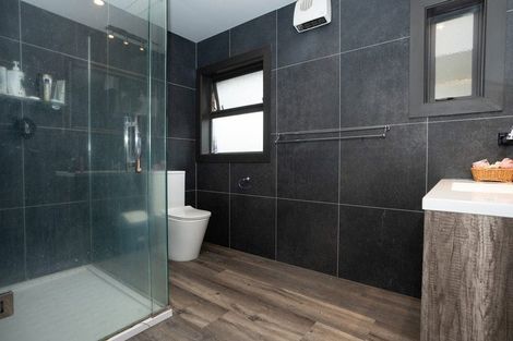 Photo of property in 1 Southsea Crescent, Silverdale, Hamilton, 3216