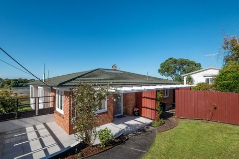 Photo of property in 1/15 Birkley Road, Bayswater, Auckland, 0622