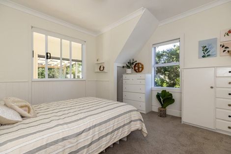 Photo of property in 11 Tiromoana Road, Raumati South, Paraparaumu, 5032