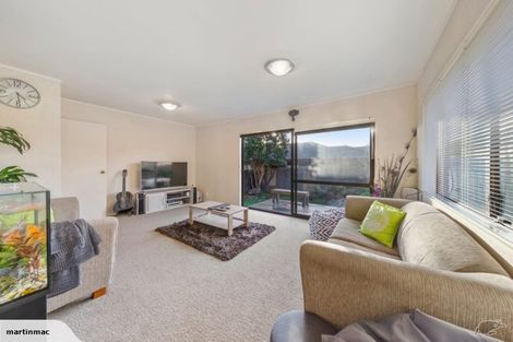 Photo of property in 1/79 Aberfeldy Avenue, Highland Park, Auckland, 2010