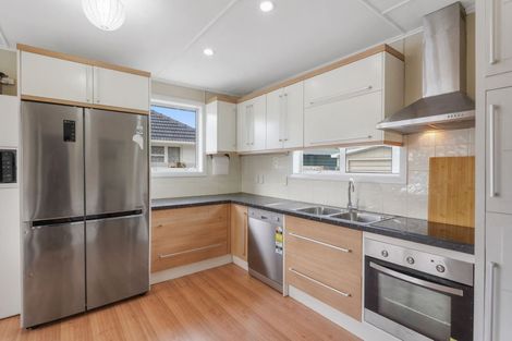 Photo of property in 5 Guildford Street, Burnside, Christchurch, 8053