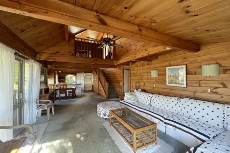 Photo of property in 2/28 Knightsbridge Drive, Forrest Hill, Auckland, 0620