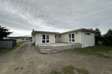 Photo of property in 13 Bartholomew Road, Levin, 5510