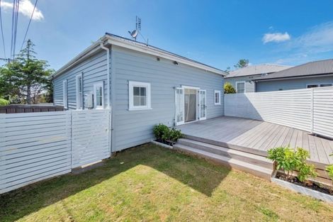 Photo of property in 1/80 Birkenhead Avenue, Birkenhead, Auckland, 0626