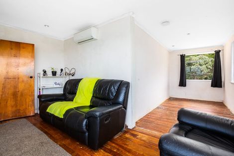 Photo of property in 11 Ngahue Crescent, Elsdon, Porirua, 5022