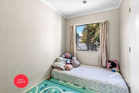 Photo of property in 71 Kemp Road, Massey, Auckland, 0614