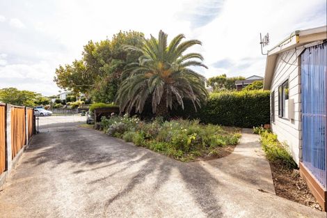 Photo of property in 17 Kipling Drive, Whalers Gate, New Plymouth, 4310