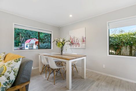 Photo of property in 3 Mirrabooka Avenue, Botany Downs, Auckland, 2010