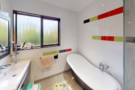 Photo of property in 24 Cashmere Drive, Fitzherbert, Palmerston North, 4410