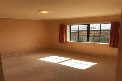 Photo of property in 8 Cottesmore Place, Huntington Park, Auckland, 2013