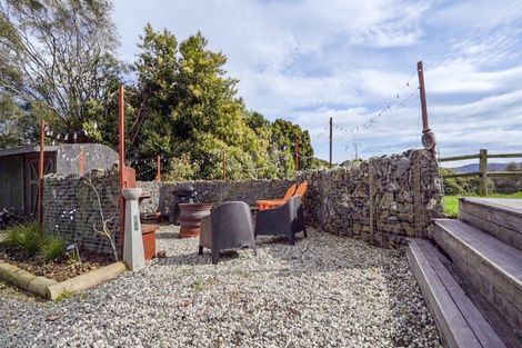 Photo of property in 2390 Owaka Highway, Katea, Balclutha, 9271