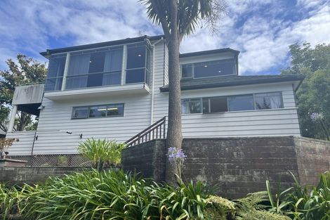 Photo of property in 14 Cayman Place, Unsworth Heights, Auckland, 0632