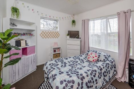 Photo of property in 30 Strathmore Avenue, Levin, 5510