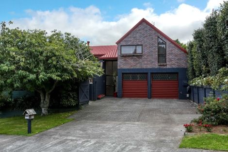 Photo of property in 27 Fairfax Terrace, Frankleigh Park, New Plymouth, 4310