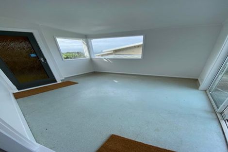 Photo of property in 1 Flint Way, Northland, Wellington, 6012