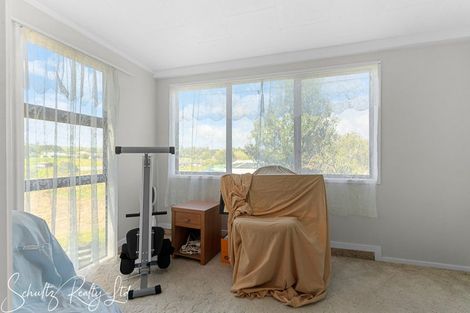 Photo of property in 16 Kaiwaka-mangawhai Road, Kaiwaka, 0975