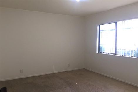 Photo of property in 2 West Lynn Road, Titirangi, Auckland, 0604