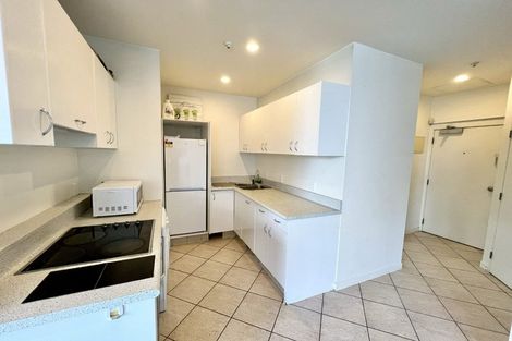 Photo of property in Terrace Tower Apartments, 10a/126 The Terrace, Wellington Central, Wellington, 6011